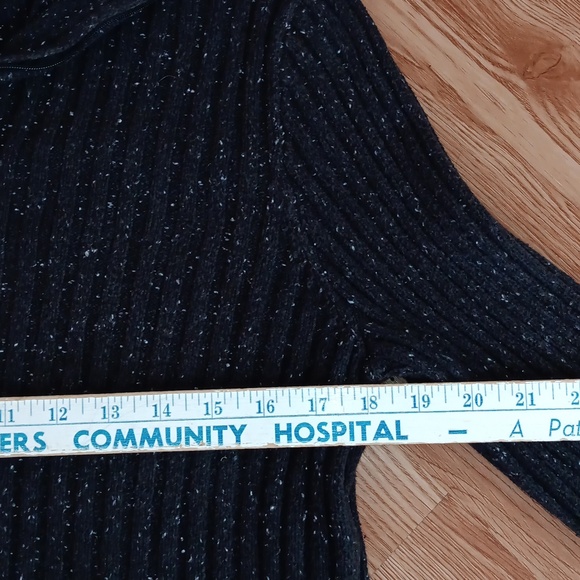 Croft and Barrow Women's Black Sweater Size XL With Zipper - Picture 10 of 12